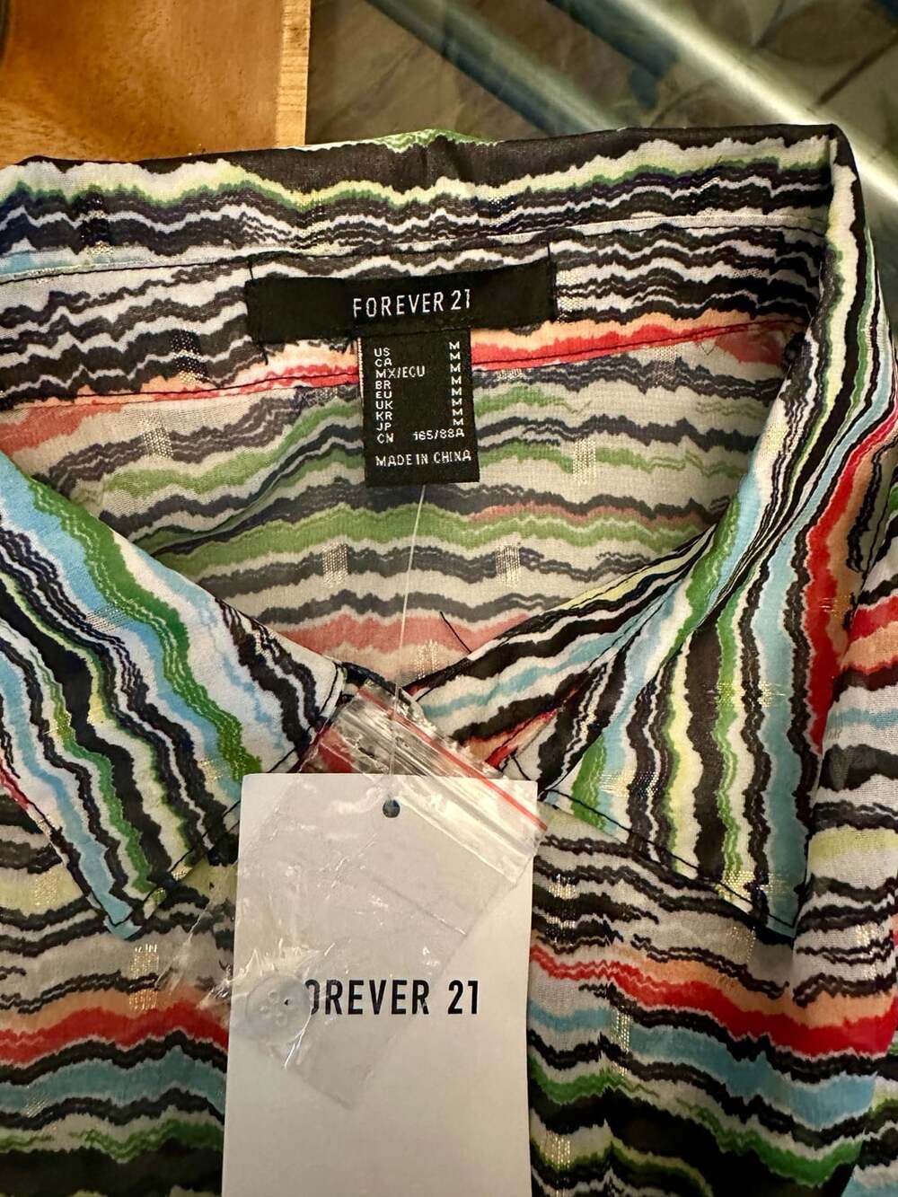 Forever 21 Multicolor Wavy Stripe Metallic Shimmer Button-Down Shirt Size M - Picture 3 of 3